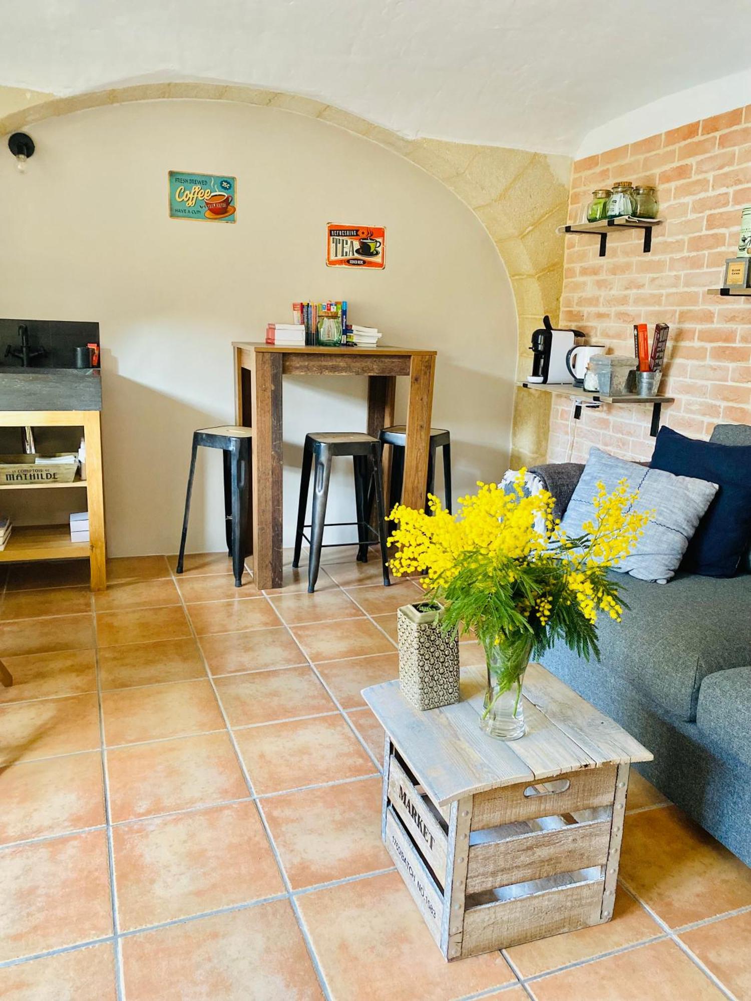 La Dame Jeanne Bed & Breakfast Fontanes  Luaran gambar